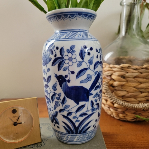Blue & White Porcelain Chinoisery Bird Floral Pattern Vase Vessel - Picture 7 of 7
